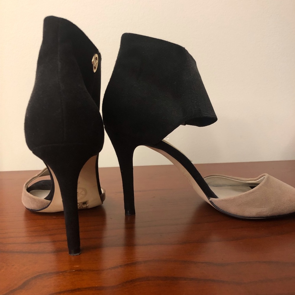 Heels - Picture 3 of 3